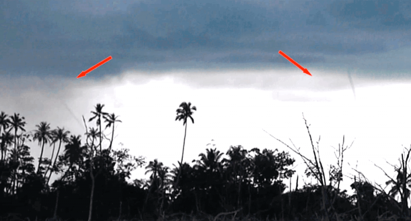 Россияне сняли на видео двойное торнадо на Суматре